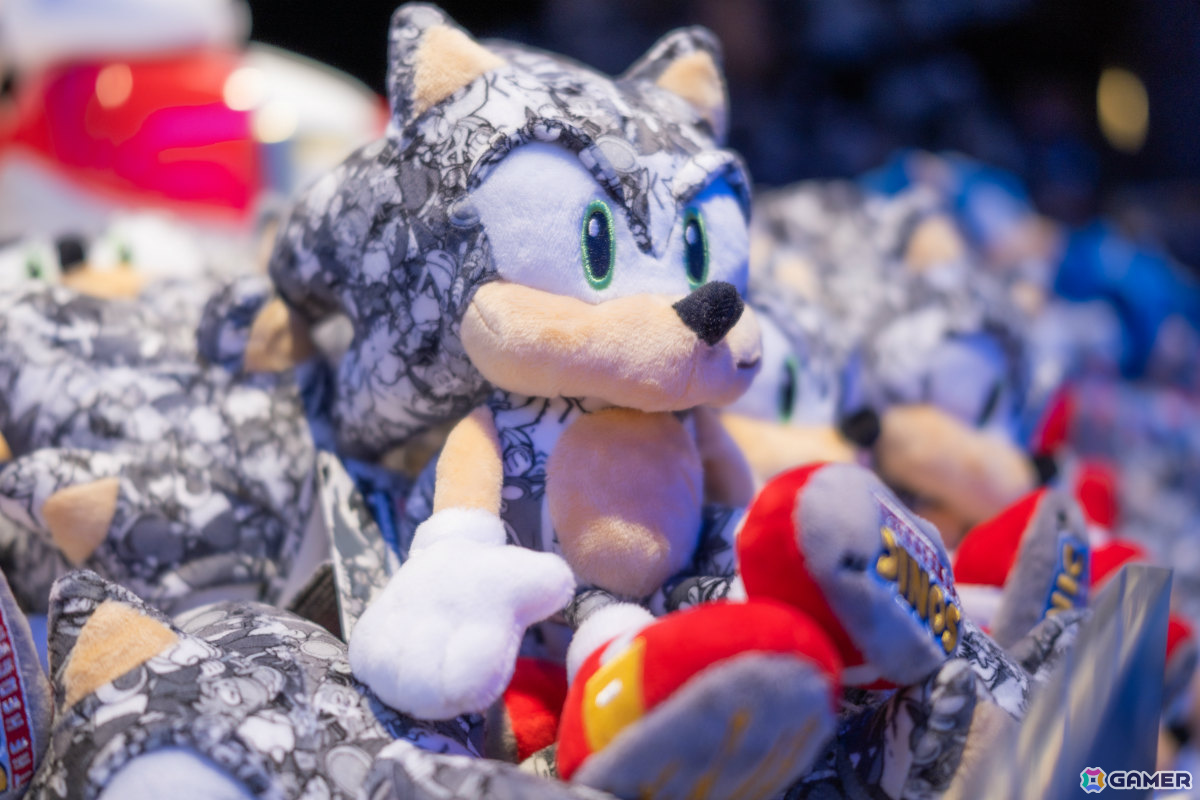 「SEGA STORE OSAKA」が心斎橋PARCOにグランドオープン!ソニック×コラージュアーティスト・河村康輔氏のぬいぐるみなど限定商品の一部も紹介の画像