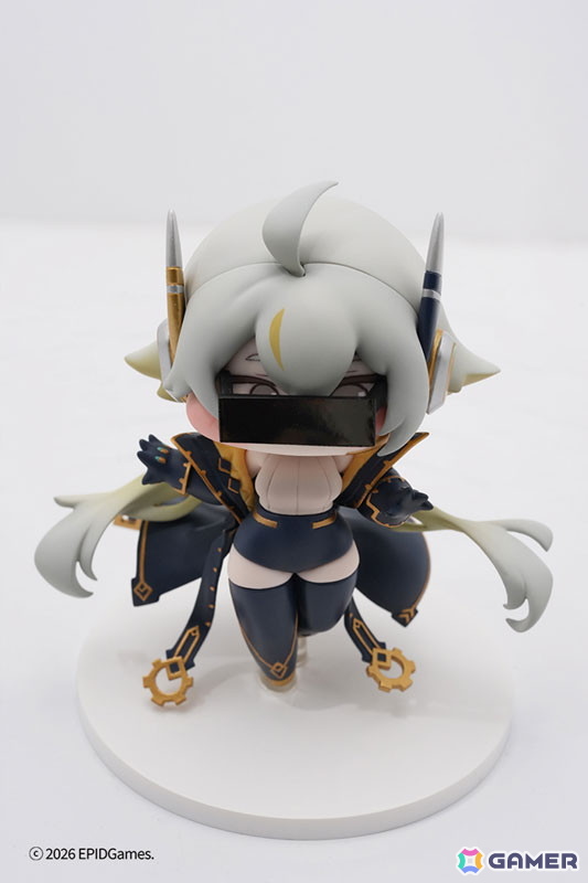 「トリッカル・もちもちほっペ大作戦」もちもちほっペが魅力のリニュアがフィギュア化!作中の雰囲気をより引き立てる正体不明のメガネも付属の画像