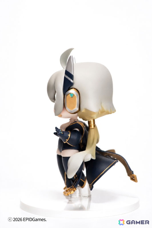 「トリッカル・もちもちほっペ大作戦」もちもちほっペが魅力のリニュアがフィギュア化!作中の雰囲気をより引き立てる正体不明のメガネも付属の画像