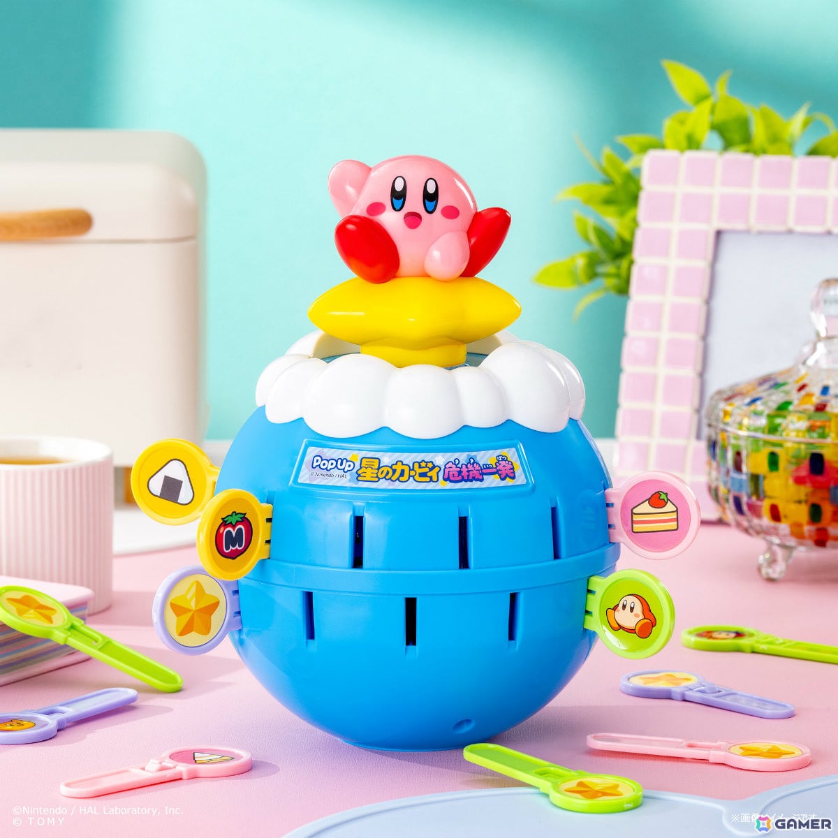 「星のカービィ 危機一発」が12月26日に発売!雲モチーフの可愛いタルからワープスターに乗ったカービィが飛び出すの画像