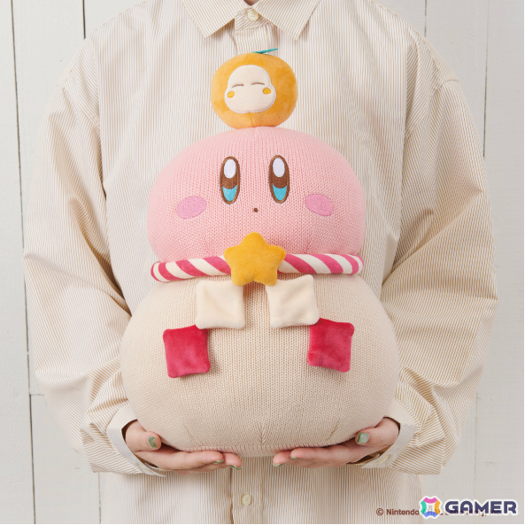「カービィグッズコレクション 2026」の販売が郵便局で開始！鏡餅を吸い込んだカービィのクッションやマスコット、ポーチがラインナップの画像