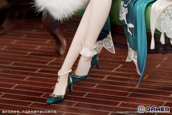 「崩壊：スターレイル」ルアン・メェイ 紙上に咲く雪梅Ver.が1/7スケールフィギュアで登場！ソファにもたれ、扇子を軽く手にした優雅なひとときを楽しむ姿を立体化の画像4