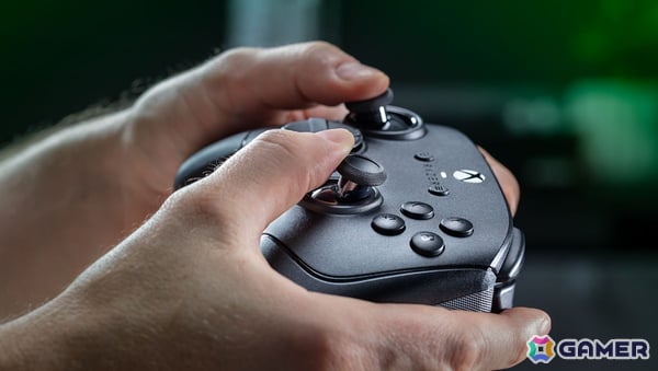 RazerのXBOX/PC用コントローラー「Razer Wolverine V4」シリーズが発表！最大8Kポーリングレート対応やボタンのカスタマイズ機能を備えた競技用モデルの画像2