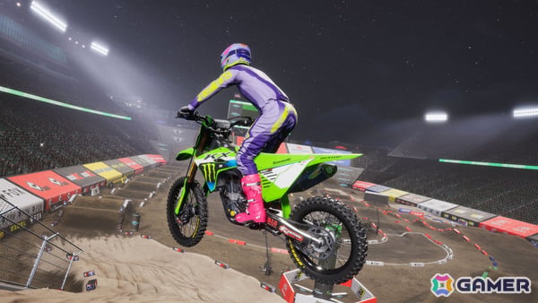 「MX vs ATV Legends」決勝戦をテーマにしたDLC「Triple Clash SX Finals」が配信!これまでに身につけたテクニックが試されるの画像