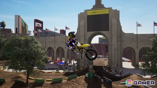 「MX vs ATV Legends」決勝戦をテーマにしたDLC「Triple Clash SX Finals」が配信!これまでに身につけたテクニックが試されるの画像