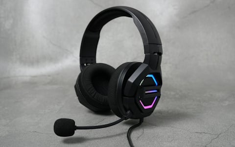 7.1chバーチャルサラウンドに対応するゲーミングヘッドセット「INTENSE」を紹介!クリアな音質のマイクや自分好みに設定可能なイコライザなどの機能に注目