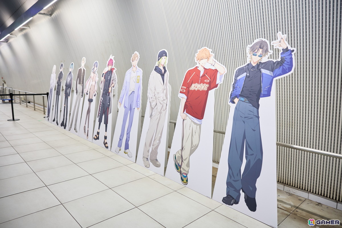 「18TRIP」みなとみらい駅に空港風ブースが登場!区長30人の全身パネルやSeason1を振り返るー現地レポートが公開の画像