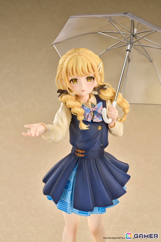 「学マス」より藤田ことねが「雨上がりのアイリス」の特訓前姿でスケールフィギュアになって登場！三つ編みの細部やスカートのしわまで丁寧にディテールを表現の画像