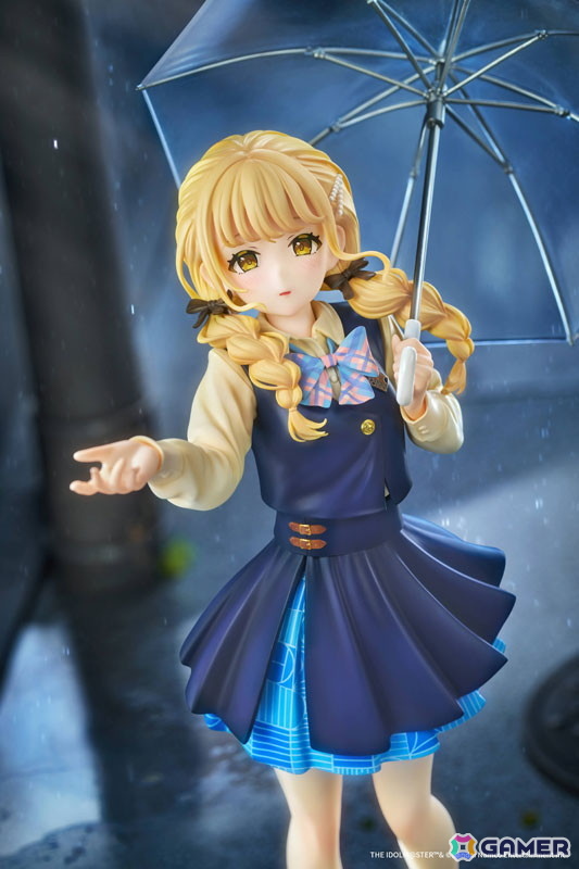 「学マス」より藤田ことねが「雨上がりのアイリス」の特訓前姿でスケールフィギュアになって登場！三つ編みの細部やスカートのしわまで丁寧にディテールを表現の画像