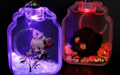「ほの暮しの庭」＆「夜廻」シリーズの新グッズが発売！ラメグリッター入りのオイルが輝くキーホルダーなどがラインナップ
