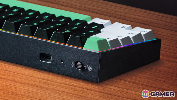 Razerの65％ゲーミングキーボード「Reclusa Mini 65%」発表！0.1mmから調整可能な磁気スイッチと3種類の接続方式を採用の画像4
