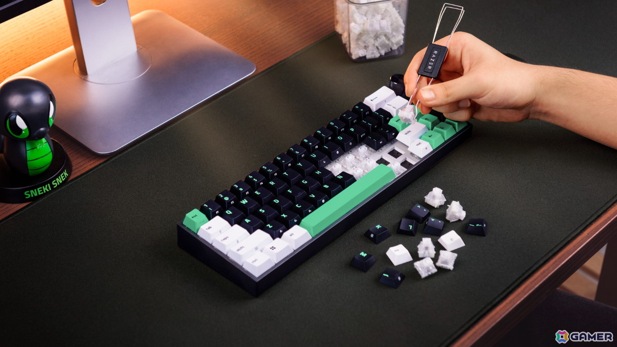 Razerの65%ゲーミングキーボード「Reclusa Mini 65%」発表!0.1mmから調整可能な磁気スイッチと3種類の接続方式を採用の画像